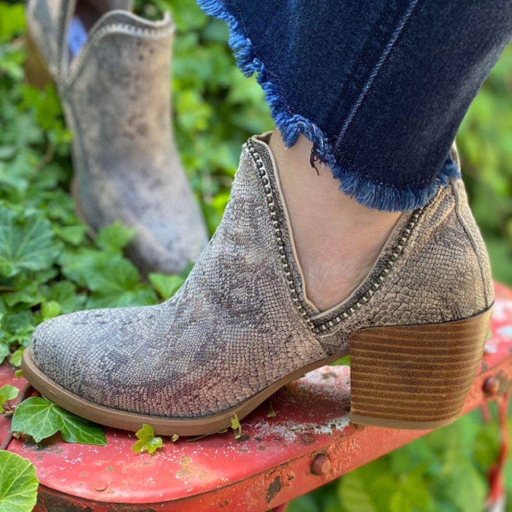 🆕 Very G Cream Marlene 2 Python Print Ankle Boots. 10. Like New!🔥 - Picture 3 of 10